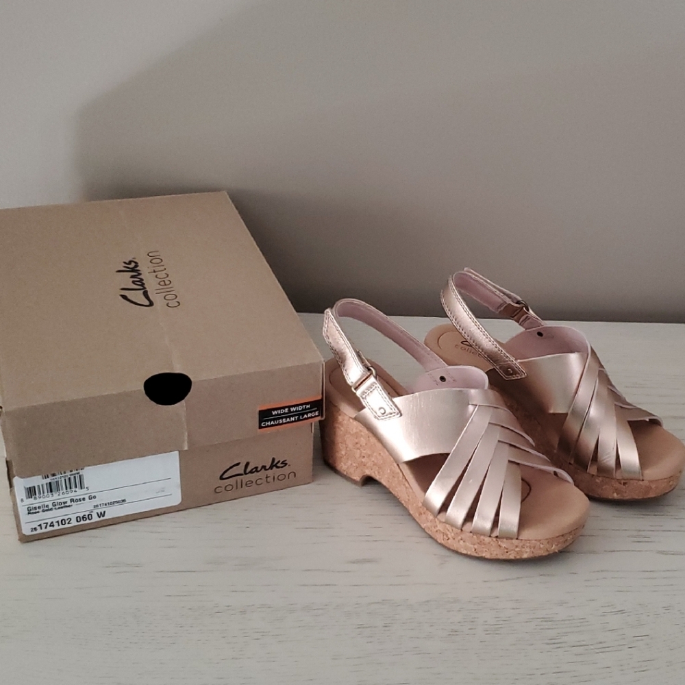 Clarks Women's Giselle Glow Rose Gold Wedge Sandals (Wide)